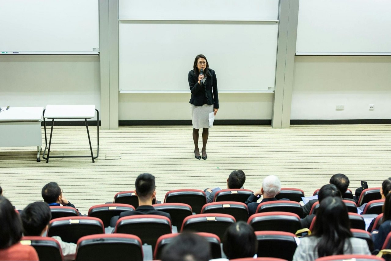 会場型新人研修のイメージ