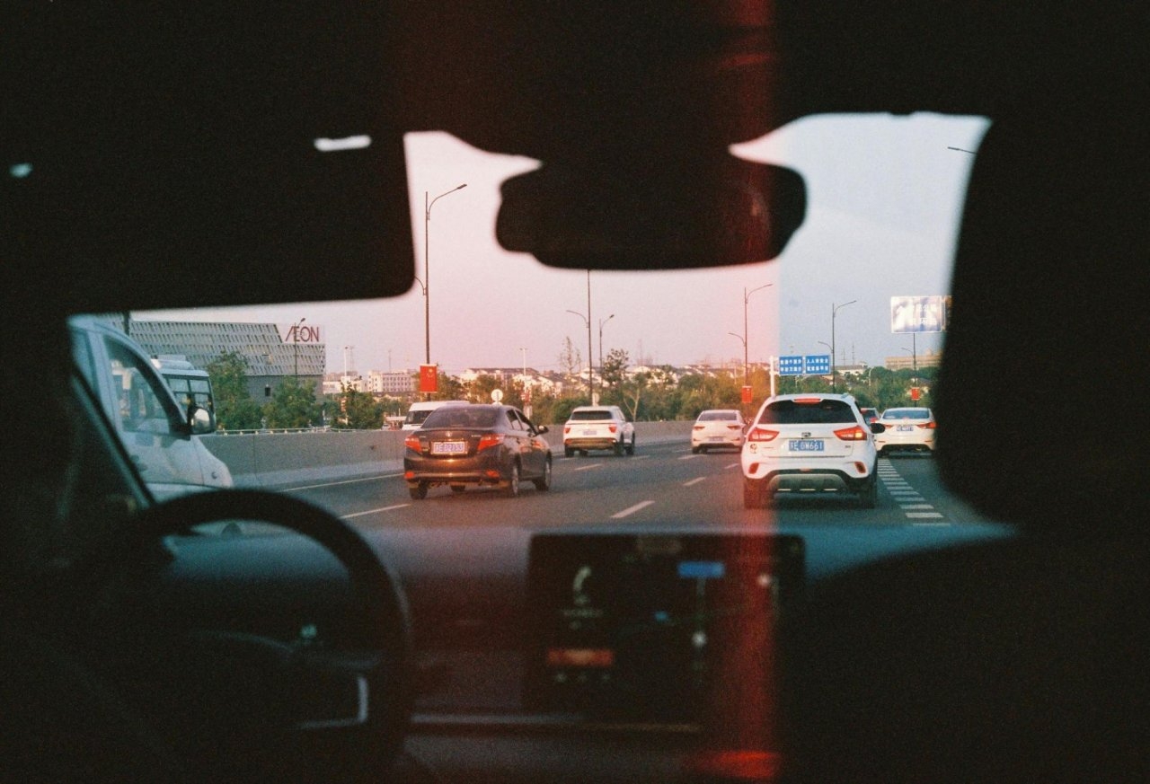 ドライバーが実践すべき、薄暮時間帯の事故防止策